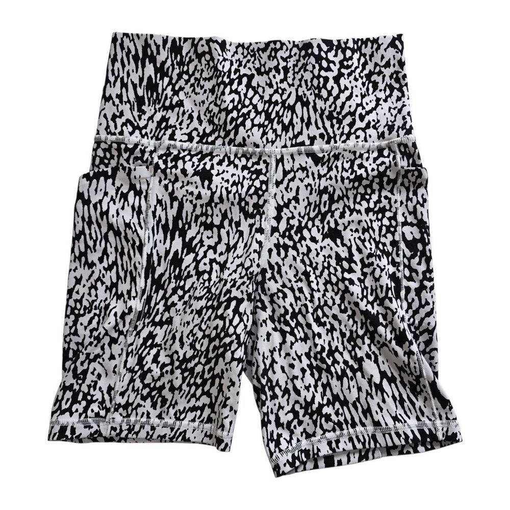 Athleta Womens Small Salutation Stash Pocket 7" Short Animal Print Biker Shorts